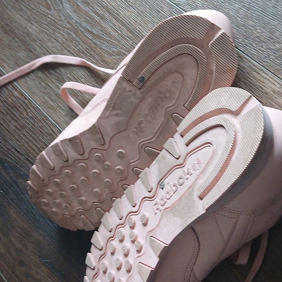 Reebok Classics - Picture 8 of 10